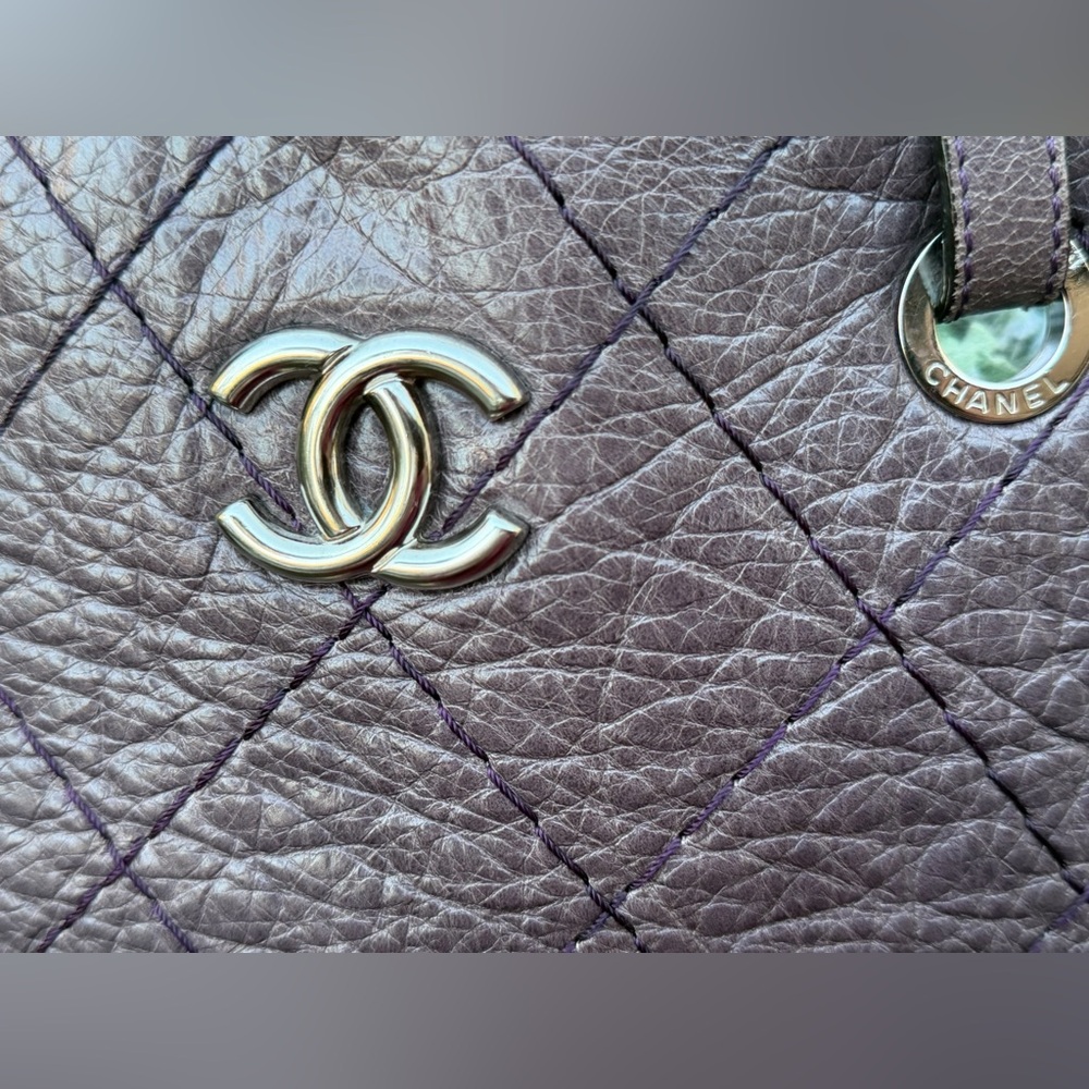 CHANEL On The Road Tote Shoulder Bag Purple Glazed
Leather Silver Hardware WOW! - Picture 10 of 14